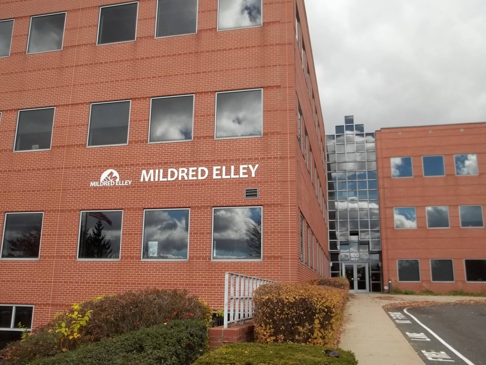 Mildred Elley Pittsfield MA Campus Certificate Programs