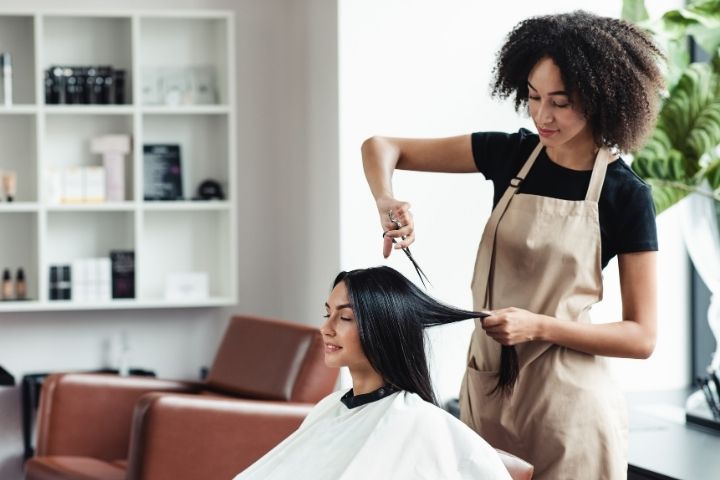 5 Ways a Cosmetology Certificate Could Help You Take on the Beauty Industry